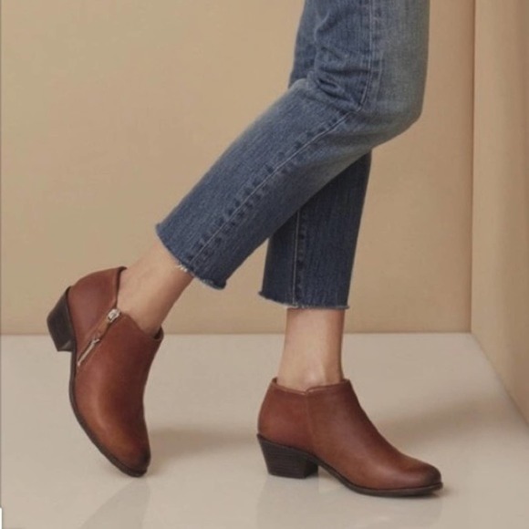 jolene bootie vionic